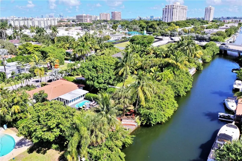 1132 NE 105TH STREET Miami Shores, FL 33138