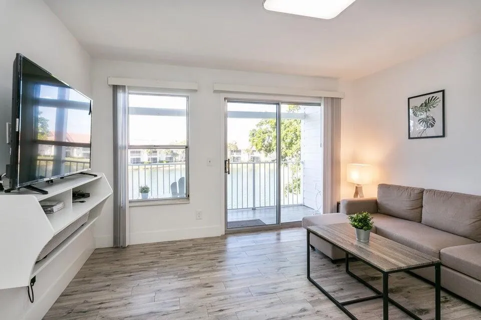 275 Cypress Point Drive Palm Beach Gardens, FL 33418