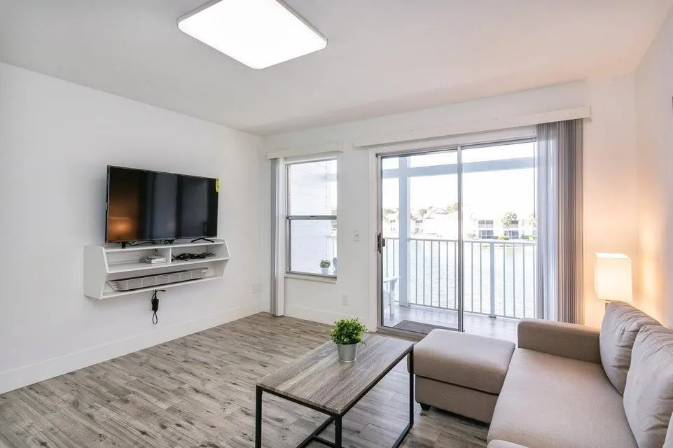 275 Cypress Point Drive Palm Beach Gardens, FL 33418