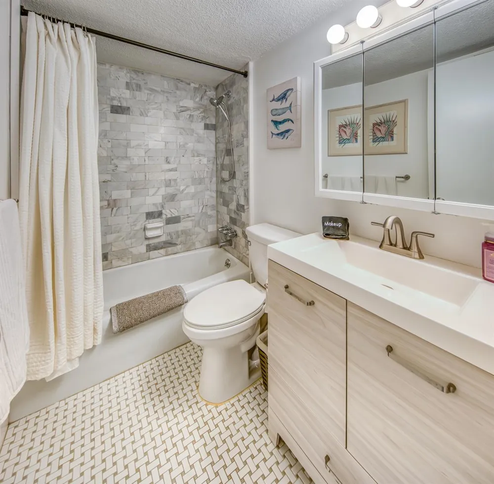 2565 S OCEAN BOULEVARD #1040 Palm Beach, FL 33480