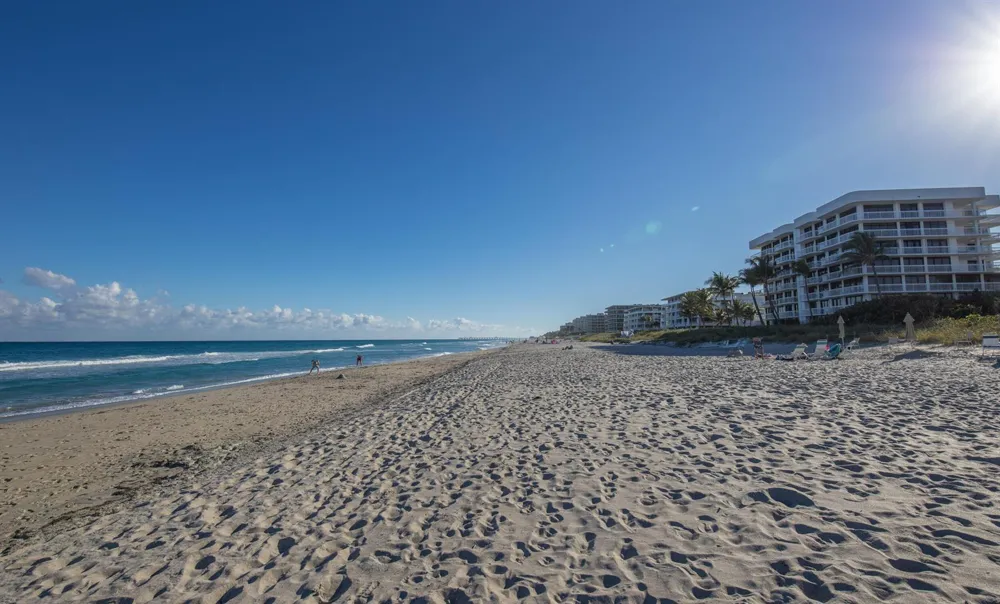 2565 S OCEAN BOULEVARD #1040 Palm Beach, FL 33480