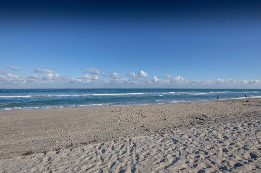 2565 S OCEAN BOULEVARD #1040 Palm Beach, FL 33480