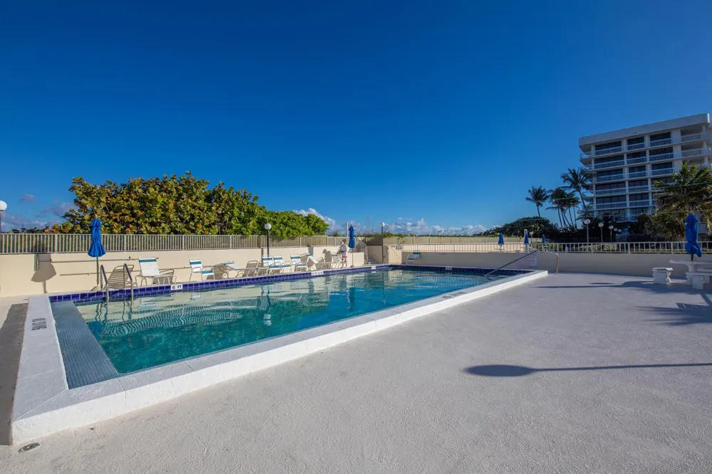 2565 S OCEAN BOULEVARD #1040 Palm Beach, FL 33480