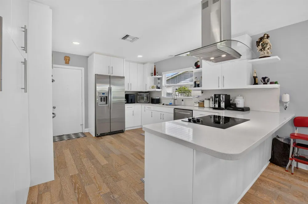 11 HOLLY Boynton Beach, FL 33436