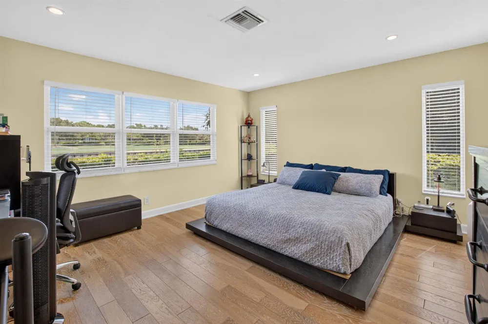 11 HOLLY Boynton Beach, FL 33436