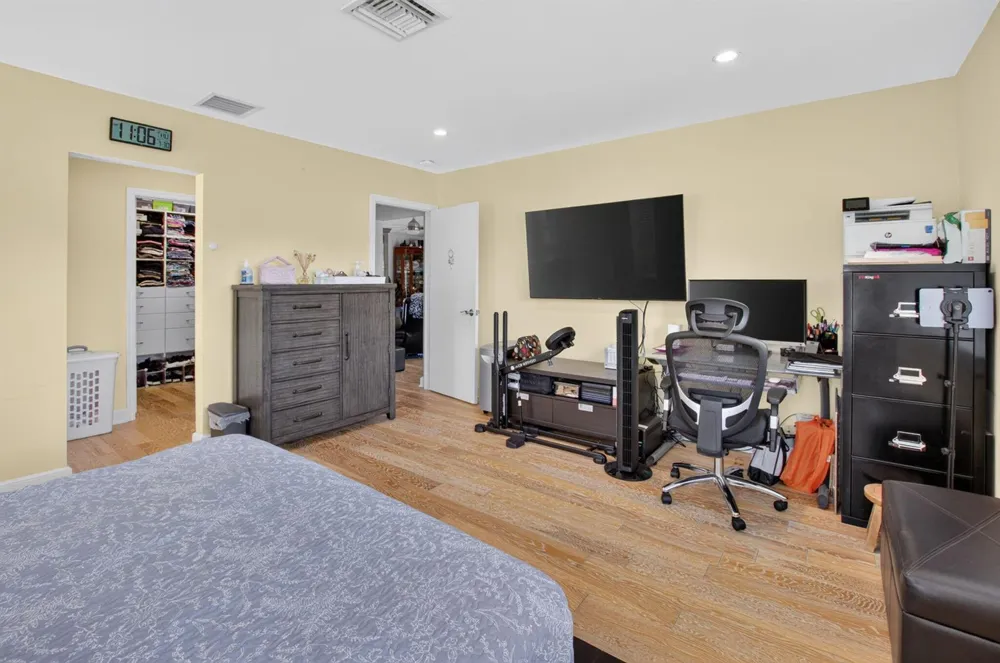 11 HOLLY Boynton Beach, FL 33436