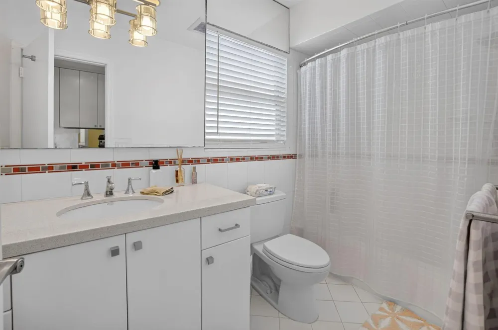 11 HOLLY Boynton Beach, FL 33436