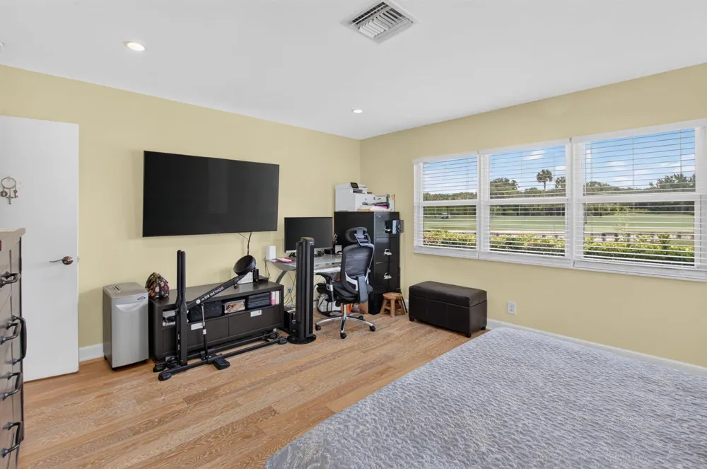 11 HOLLY Boynton Beach, FL 33436