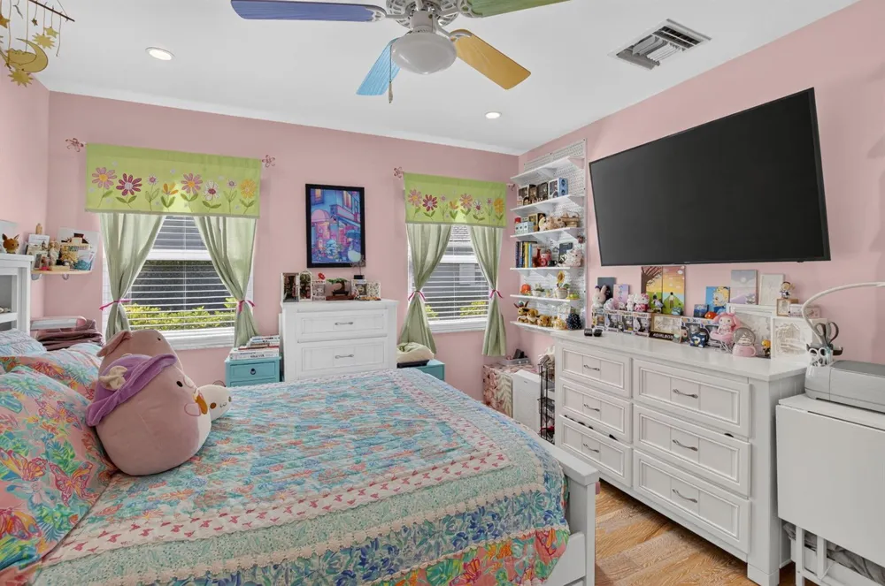 11 HOLLY Boynton Beach, FL 33436