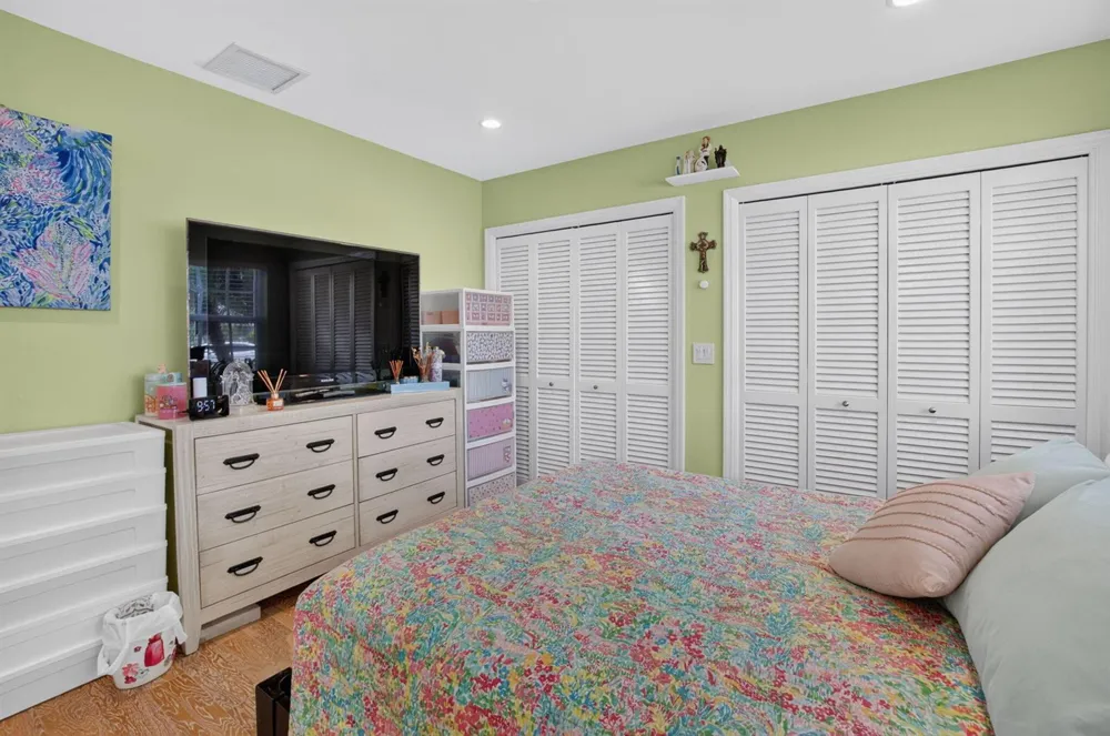11 HOLLY Boynton Beach, FL 33436