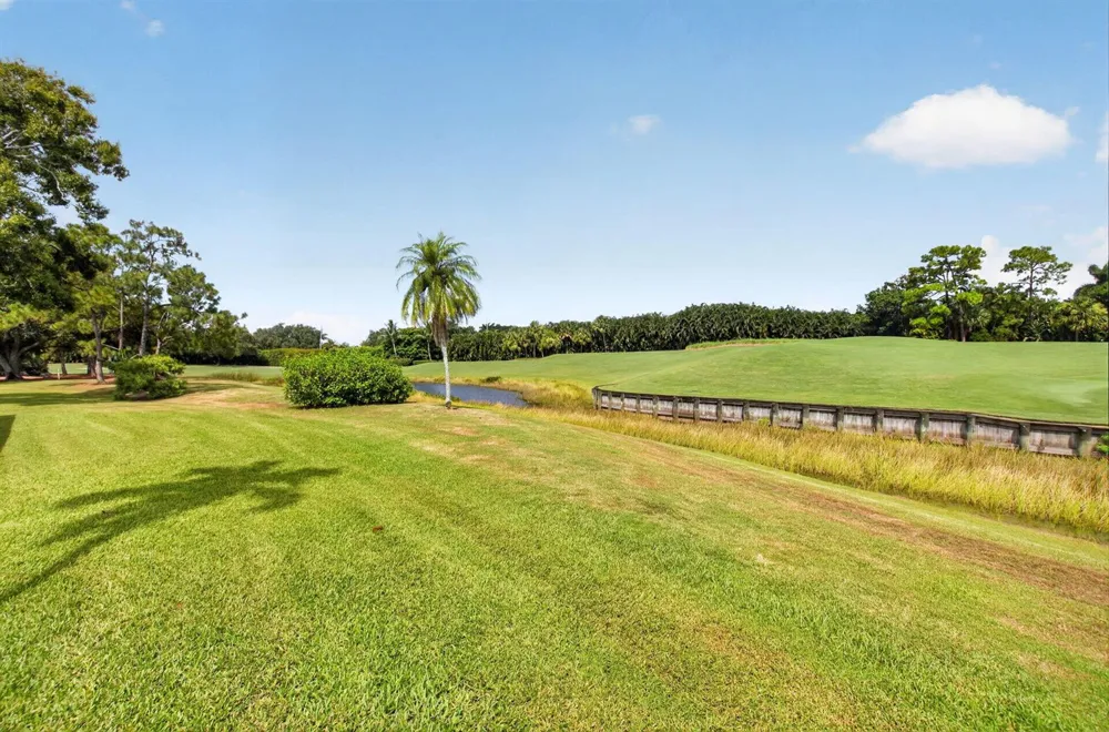 11 HOLLY Boynton Beach, FL 33436