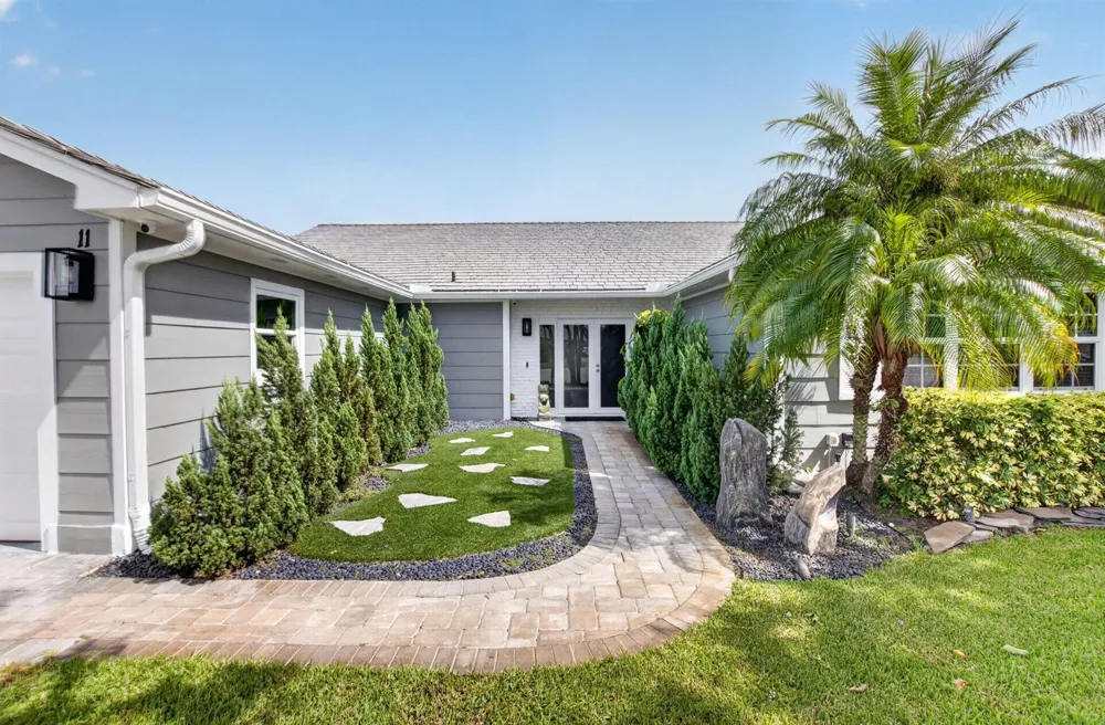 11 HOLLY Boynton Beach, FL 33436