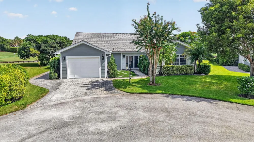 11 HOLLY Boynton Beach, FL 33436