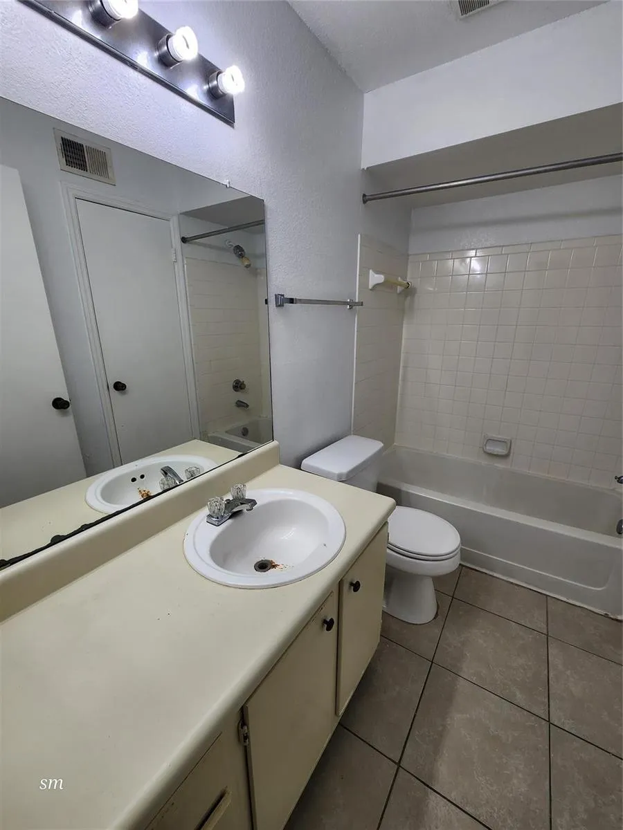 2866 S University Drive #5308 Davie, FL 33328
