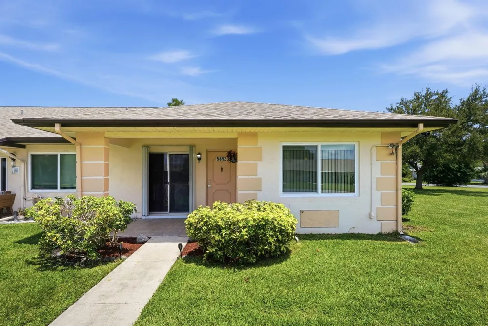 5852 Dream Court #35D Fort Pierce, FL 34982