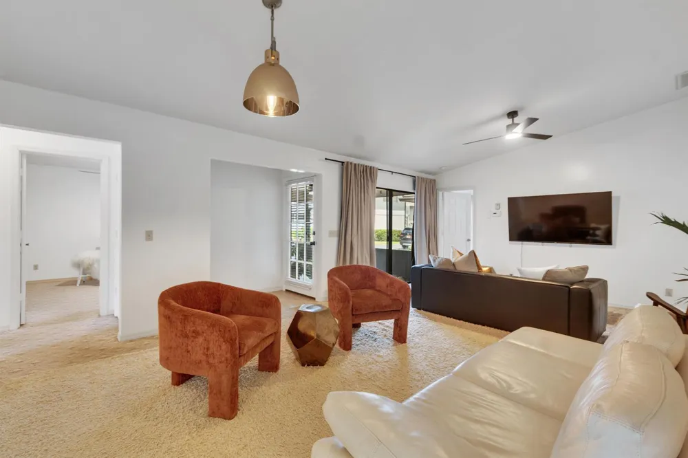 646 CENTRE SW #102 Vero Beach, FL 32962
