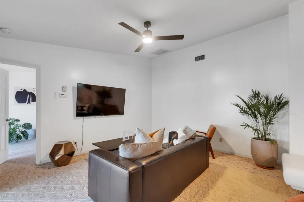 646 CENTRE SW #102 Vero Beach, FL 32962