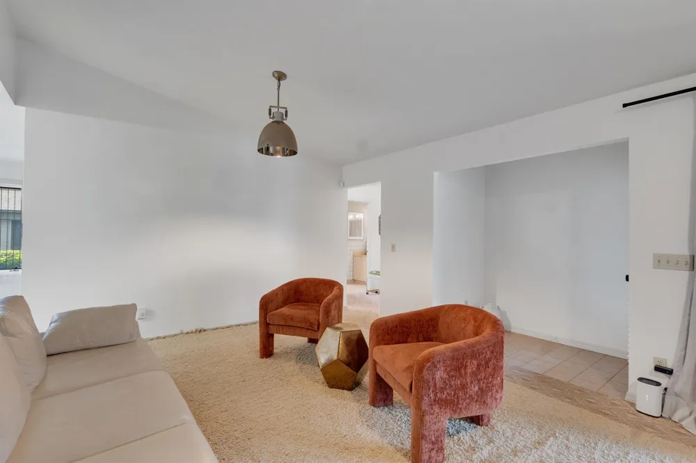 646 CENTRE SW #102 Vero Beach, FL 32962