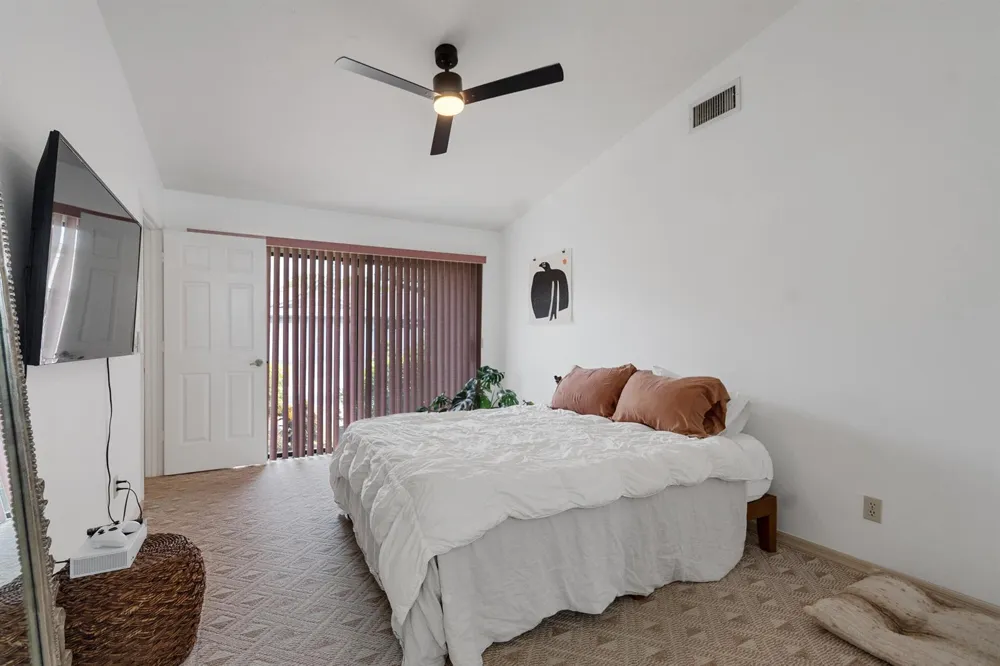 646 CENTRE SW #102 Vero Beach, FL 32962