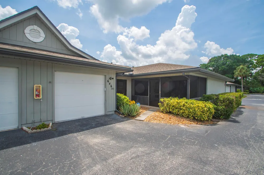 646 CENTRE SW #102 Vero Beach, FL 32962