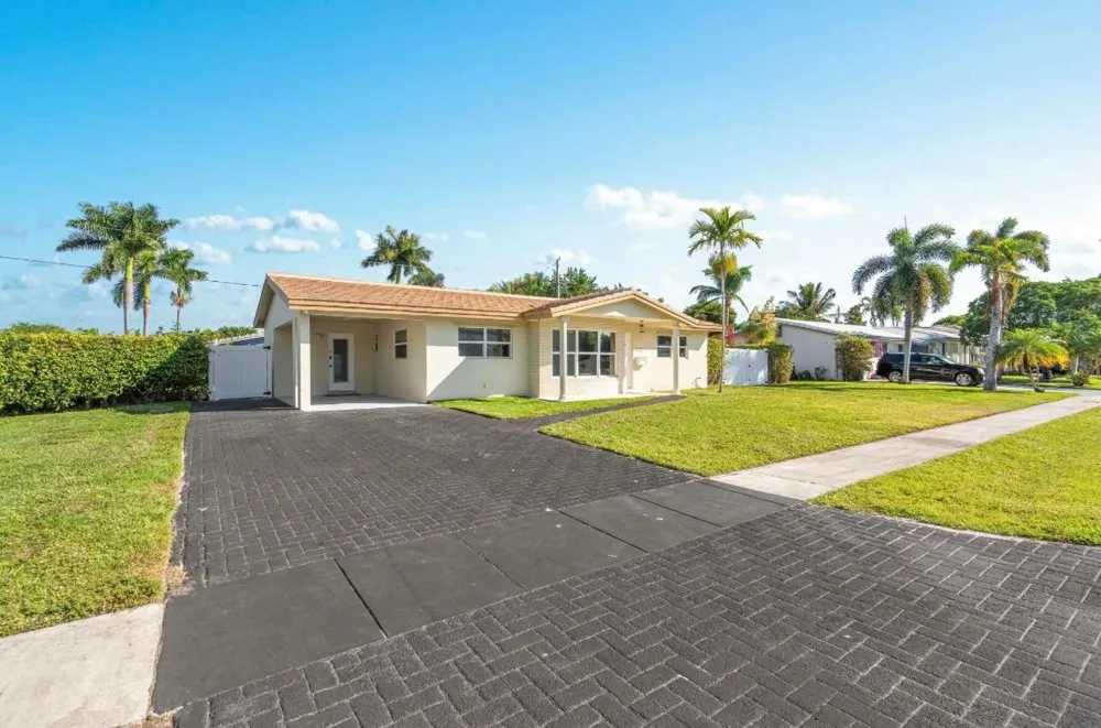 5040 NE 22ND AVENUE Lighthouse Point, FL 33064