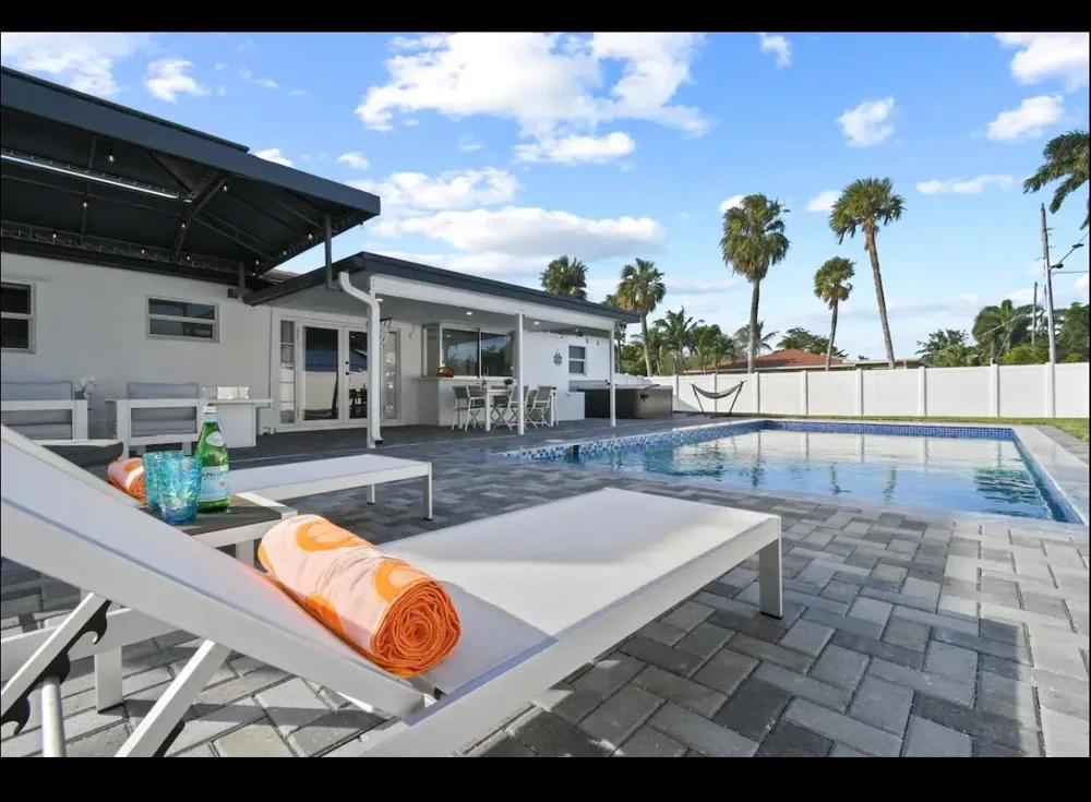 5040 NE 22ND AVENUE Lighthouse Point, FL 33064