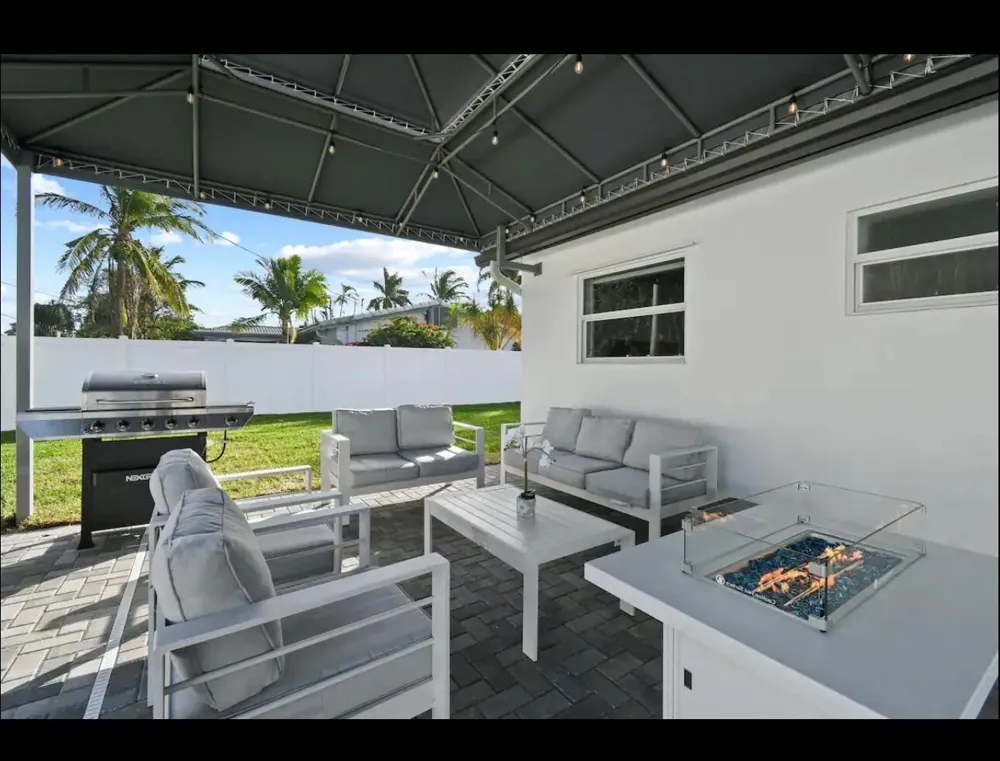5040 NE 22ND AVENUE Lighthouse Point, FL 33064