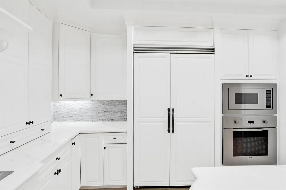 210 HENDRICKS Isle Fort Lauderdale, FL 33301