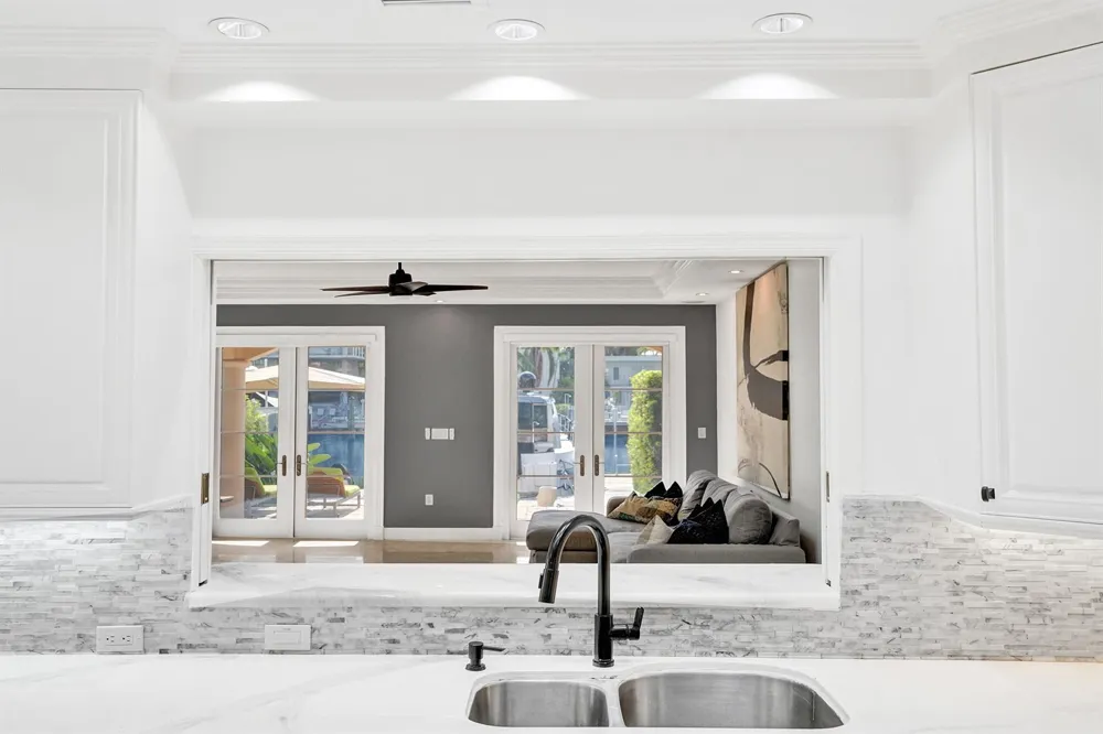 210 HENDRICKS Isle Fort Lauderdale, FL 33301