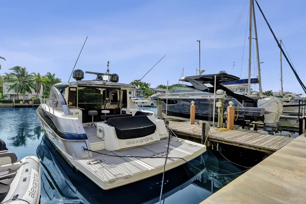 210 HENDRICKS Isle Fort Lauderdale, FL 33301