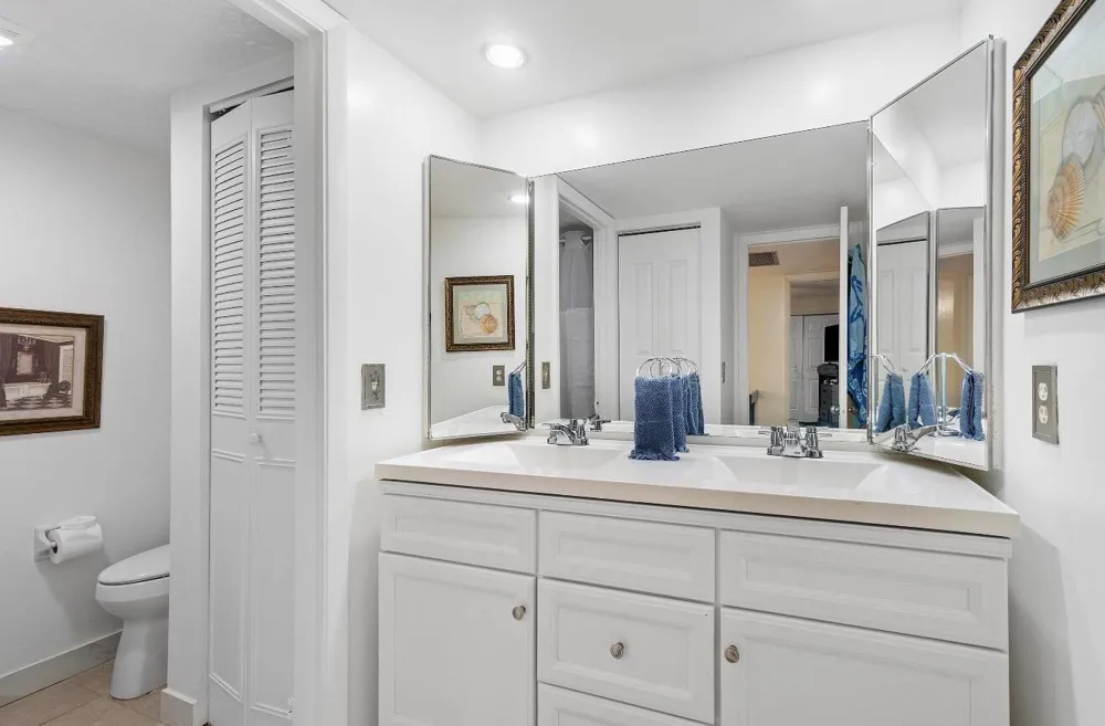 245 Woodland Road Palm Springs, FL 33461