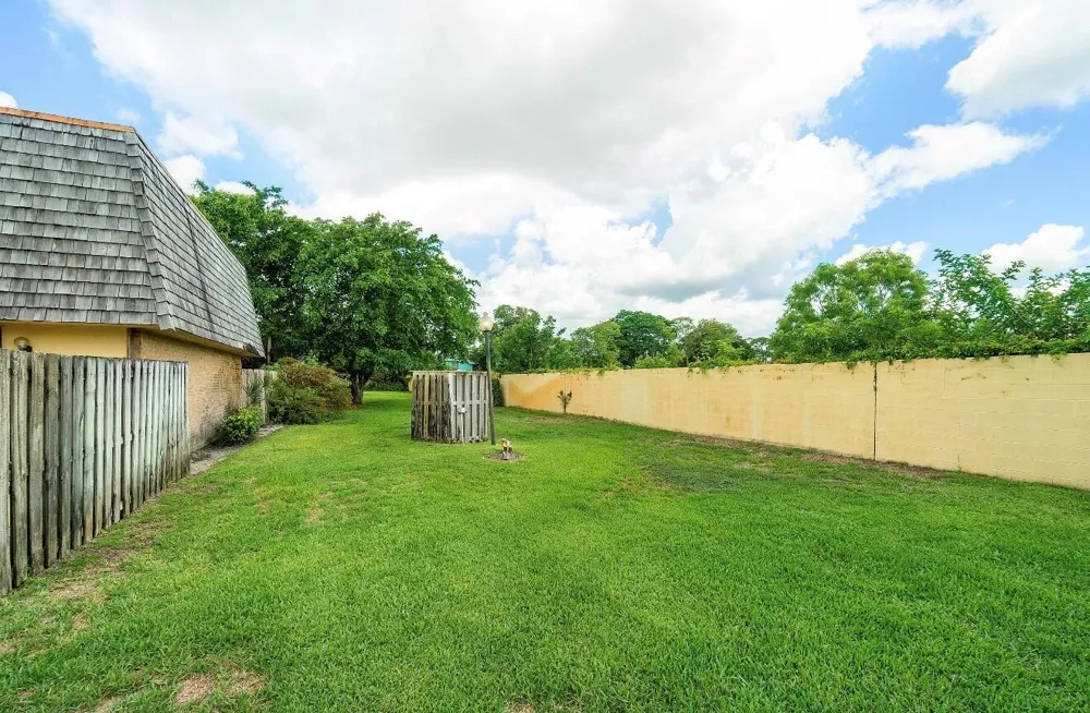 245 Woodland Road Palm Springs, FL 33461