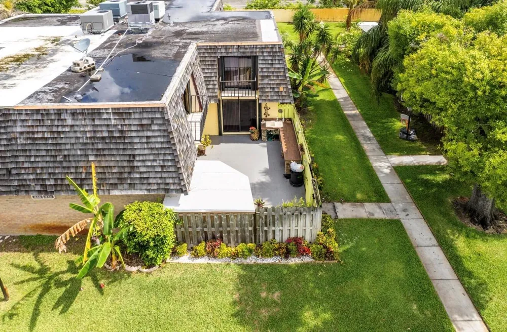 245 Woodland Road Palm Springs, FL 33461