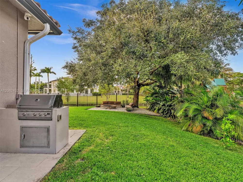 1021 NW 115th Ave Plantation, FL 33323