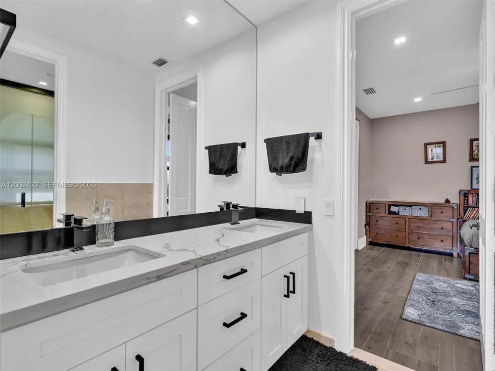 1021 NW 115th Ave Plantation, FL 33323