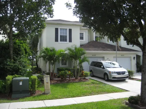 4205 EMERALD Vista
