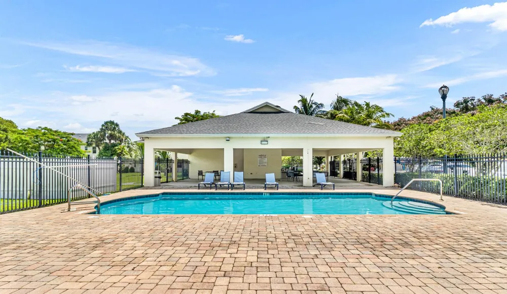 4205 EMERALD Vista Lake Worth, FL 33461