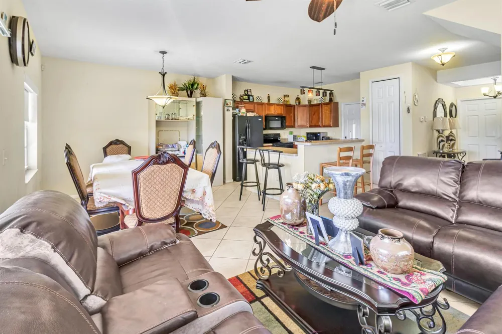 4205 EMERALD Vista Lake Worth, FL 33461