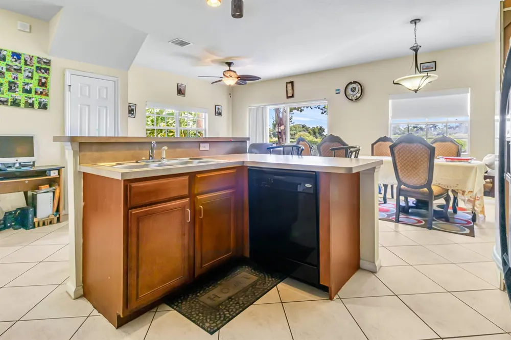 4205 EMERALD Vista Lake Worth, FL 33461
