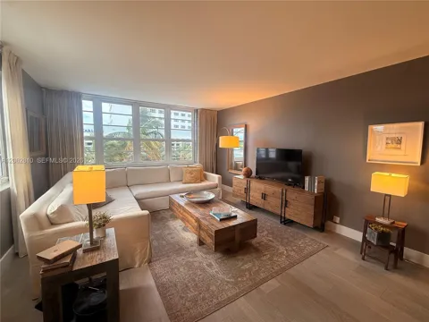 100 Lincoln Rd #314B