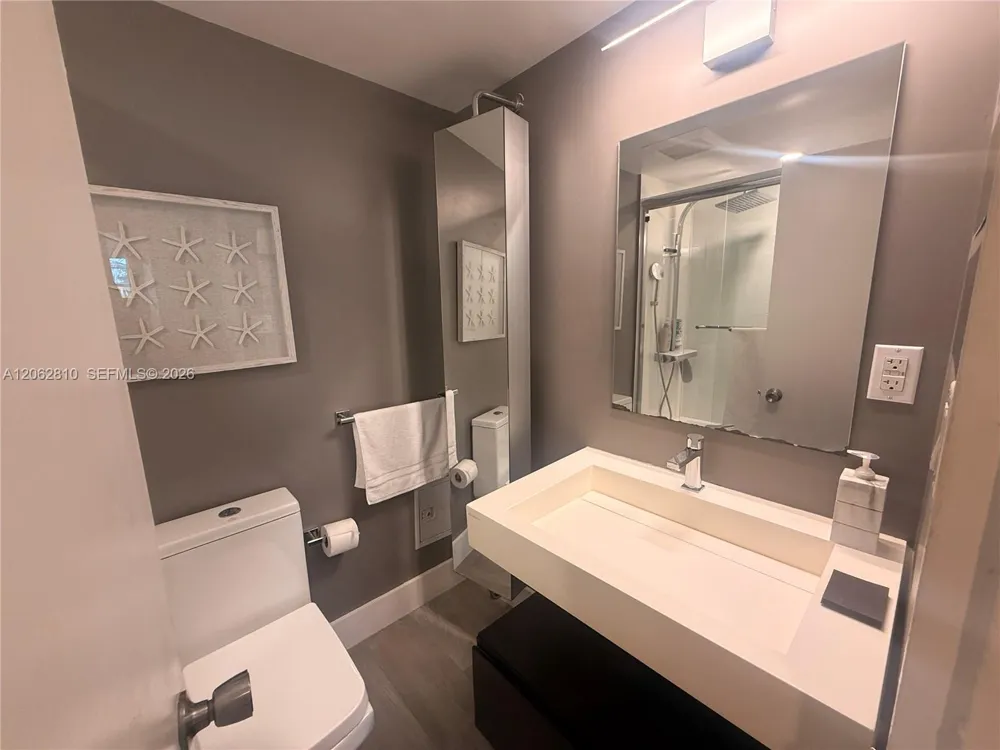 100 Lincoln Rd #314B Miami Beach, FL 33139