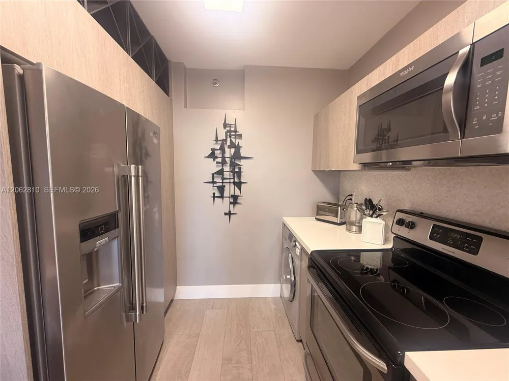 100 Lincoln Rd #314B Miami Beach, FL 33139