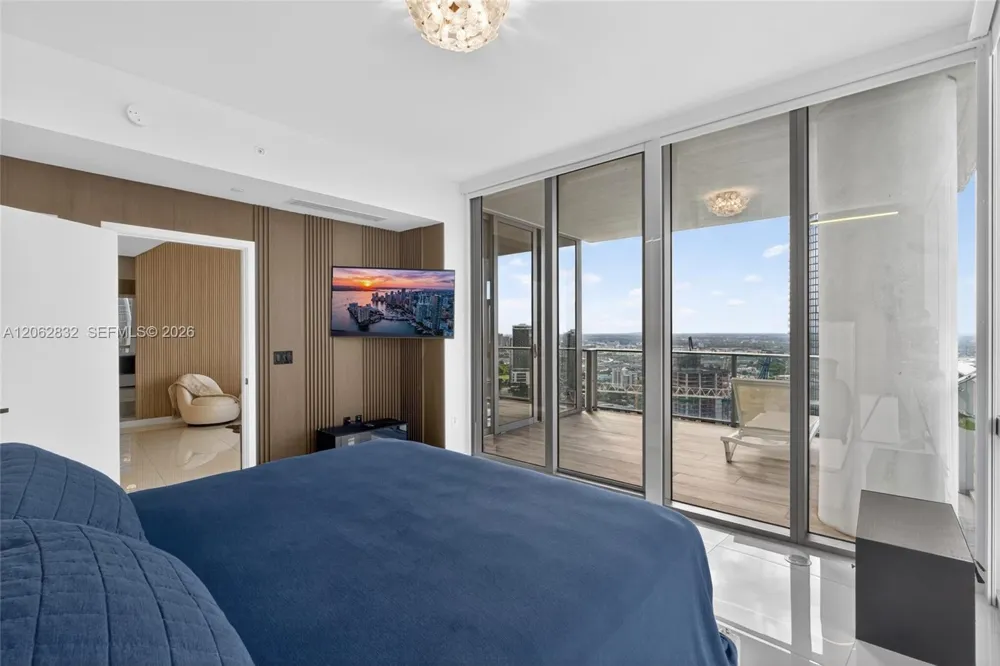 851 NE 1st Ave #3201 Miami, FL 33132