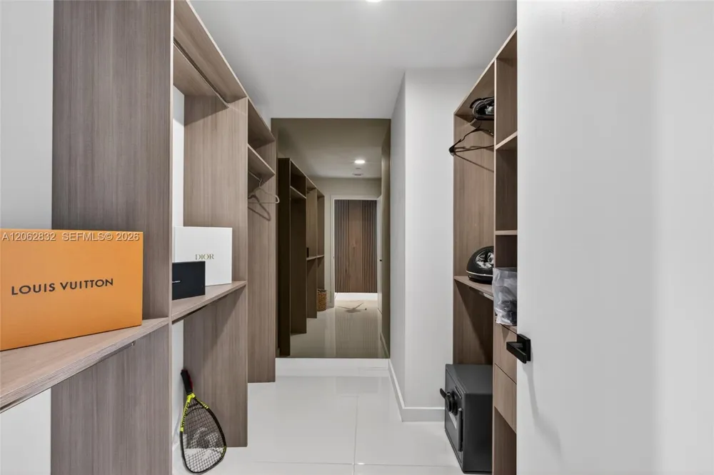 851 NE 1st Ave #3201 Miami, FL 33132