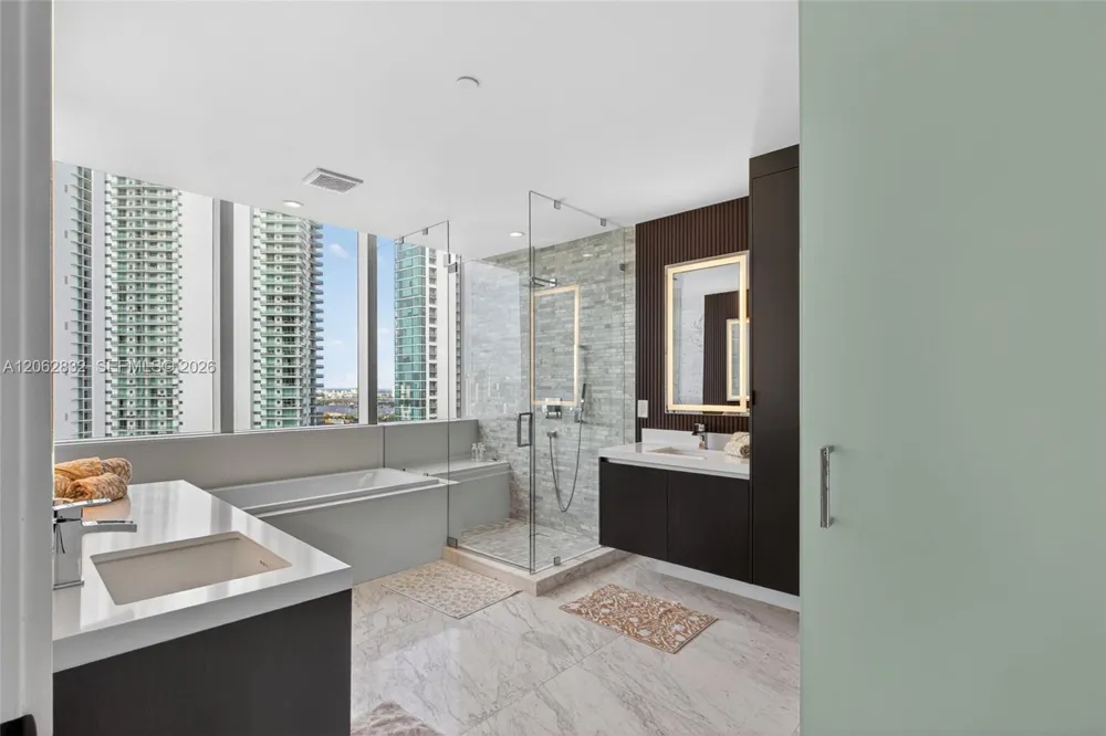 851 NE 1st Ave #3201 Miami, FL 33132