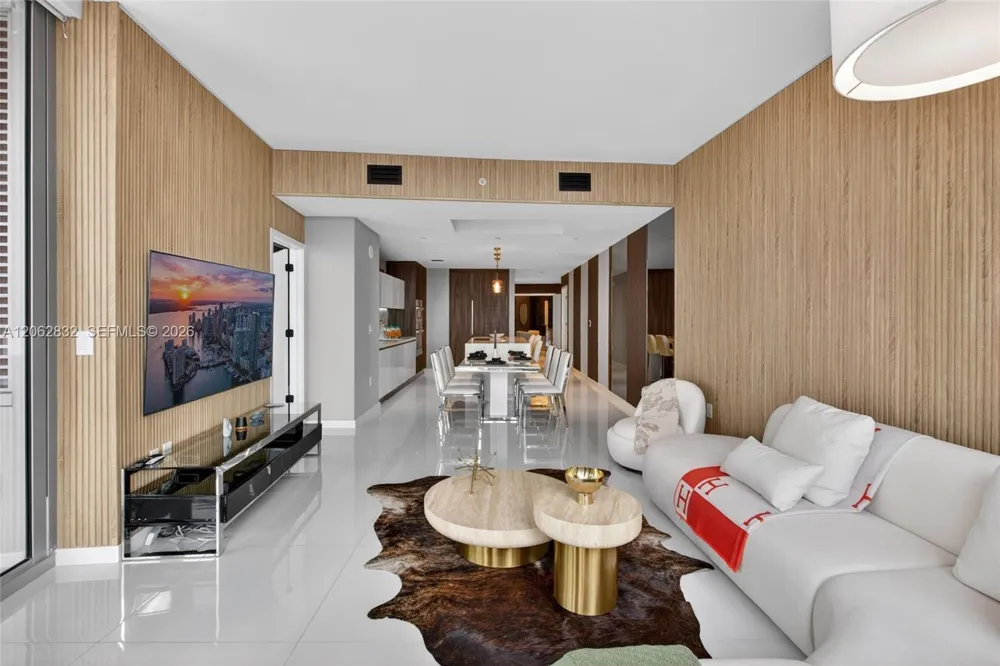 851 NE 1st Ave #3201 Miami, FL 33132