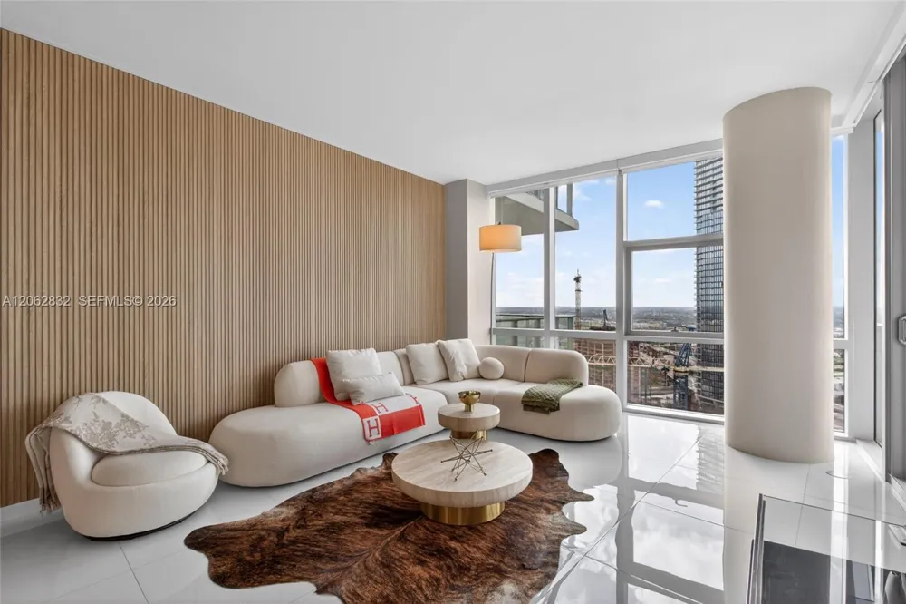 851 NE 1st Ave #3201 Miami, FL 33132