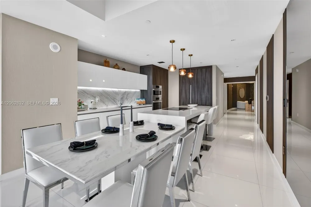 851 NE 1st Ave #3201 Miami, FL 33132