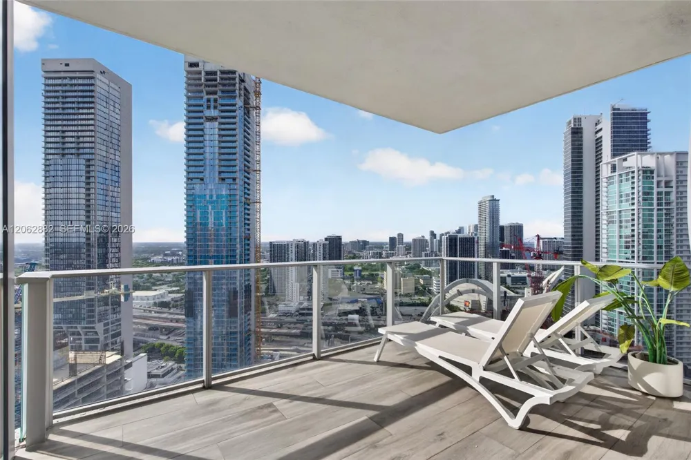 851 NE 1st Ave #3201 Miami, FL 33132