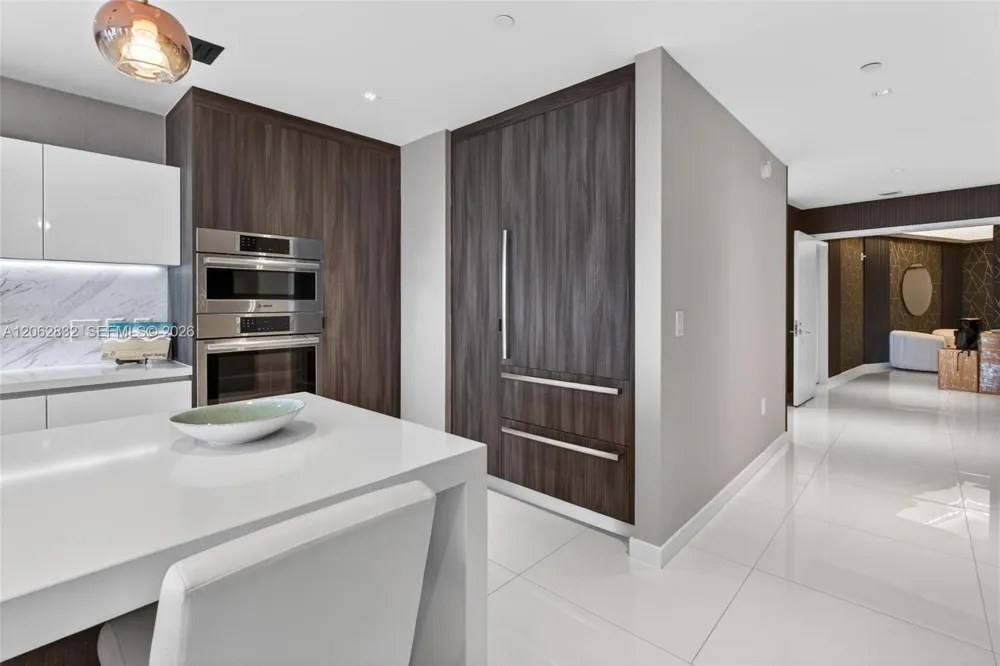 851 NE 1st Ave #3201 Miami, FL 33132